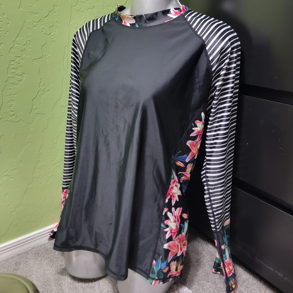 Stiped Floral Long Sleeve Activewear Shirt - Grand Everest - XL